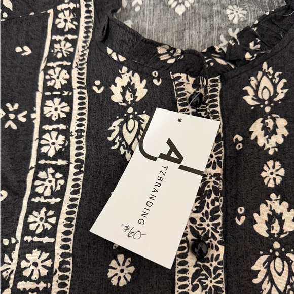 Boho Floral Long Sleeve in Black - Picture 5 of 8